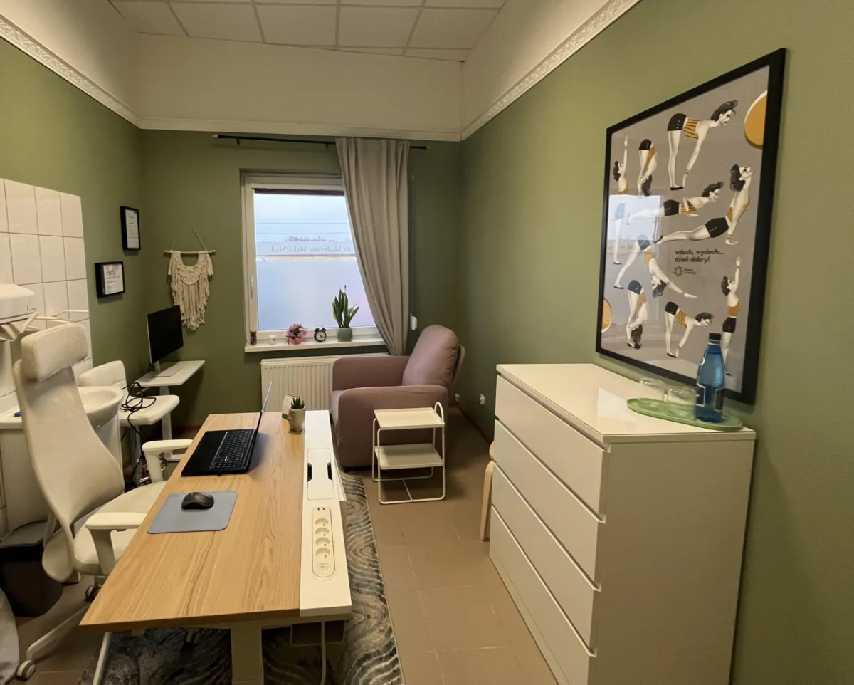 Gabinet Centrum Feedbacku w Bydgoszczy - fotel terapeutyczny i stanowisko do sesji biofeedback
